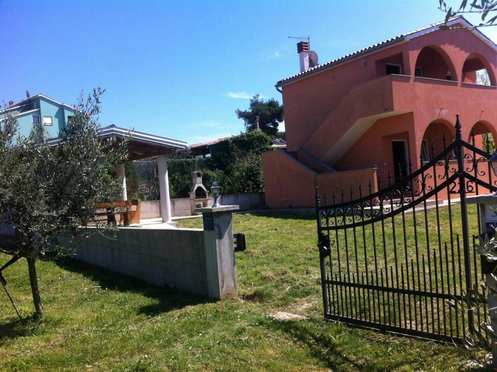 Apartments Ella Ližnjan Δωμάτιο φωτογραφία