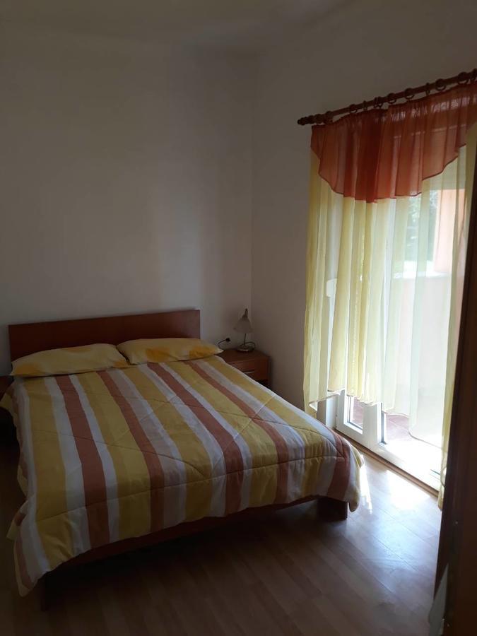 Apartments Ella Ližnjan Εξωτερικό φωτογραφία